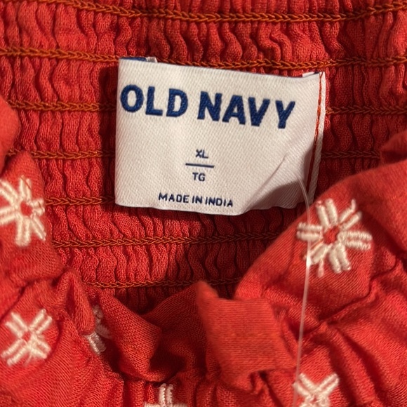 Super Sweet Top - ruched around bust area - new with tags - Picture 4 of 5